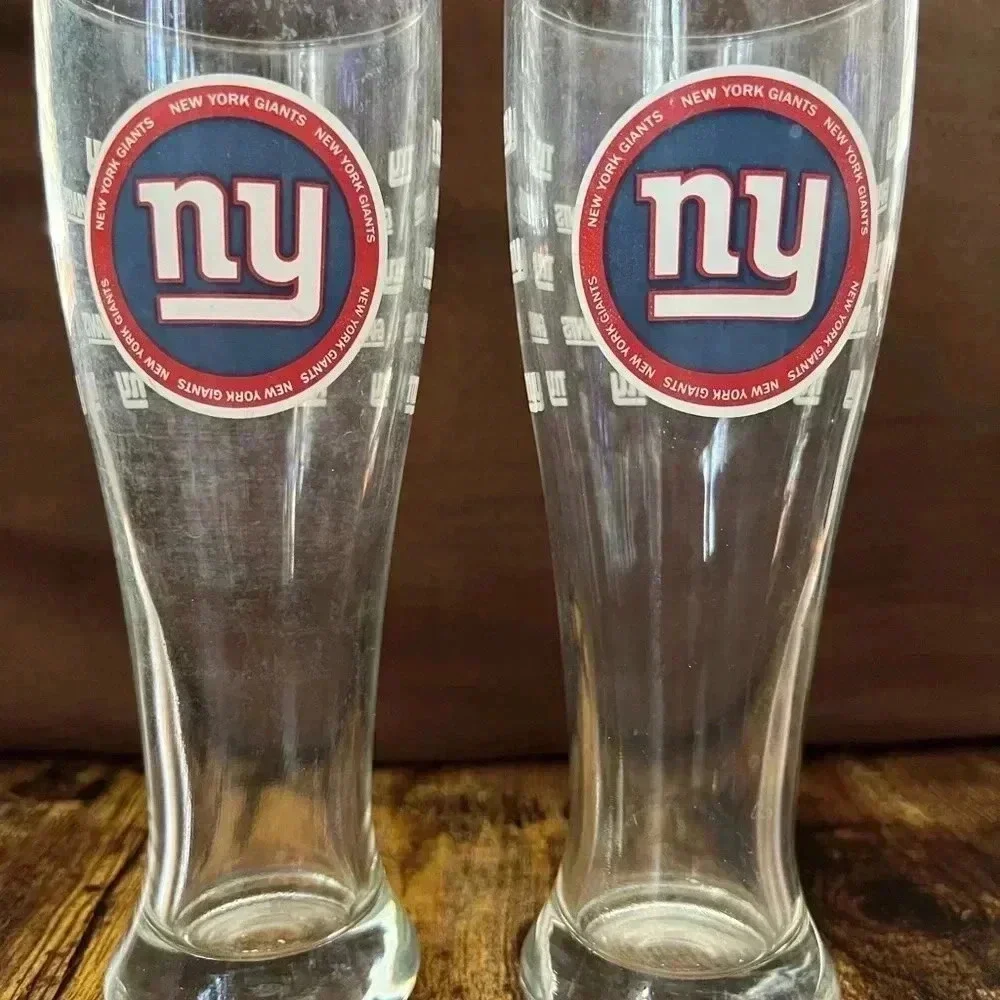 Set of 2, NFL New York Giants Pilsner glasses.
